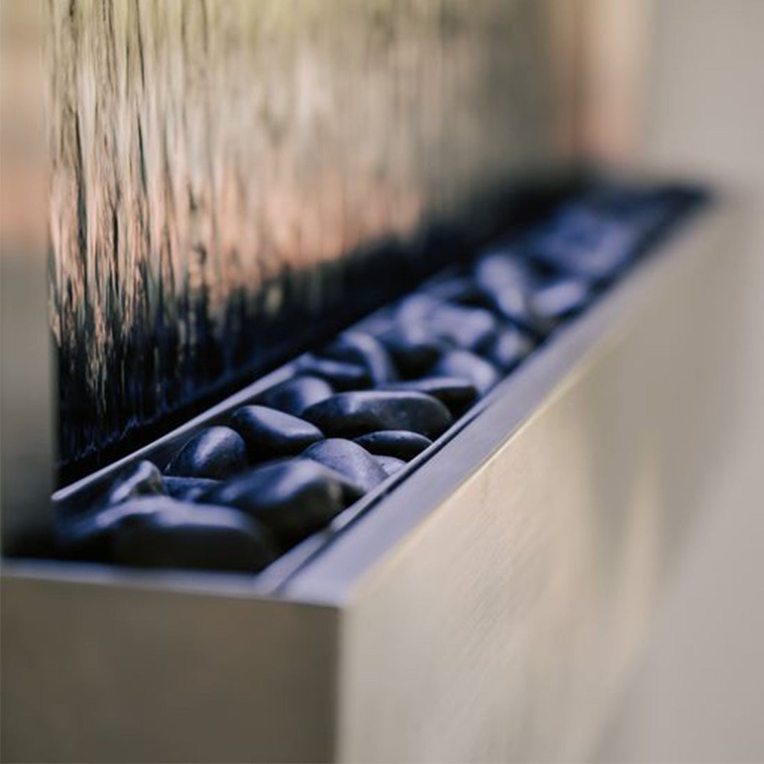 Why a Standing Mirror Fountain is the Perfect Addition to Your Home